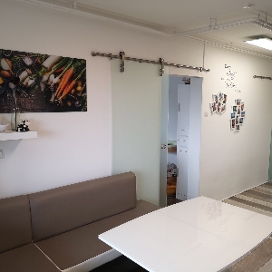 Maribor-Tabor: prodamo v celoti obnovljeno, delno opremljeno 2 sobno stanovanje 
